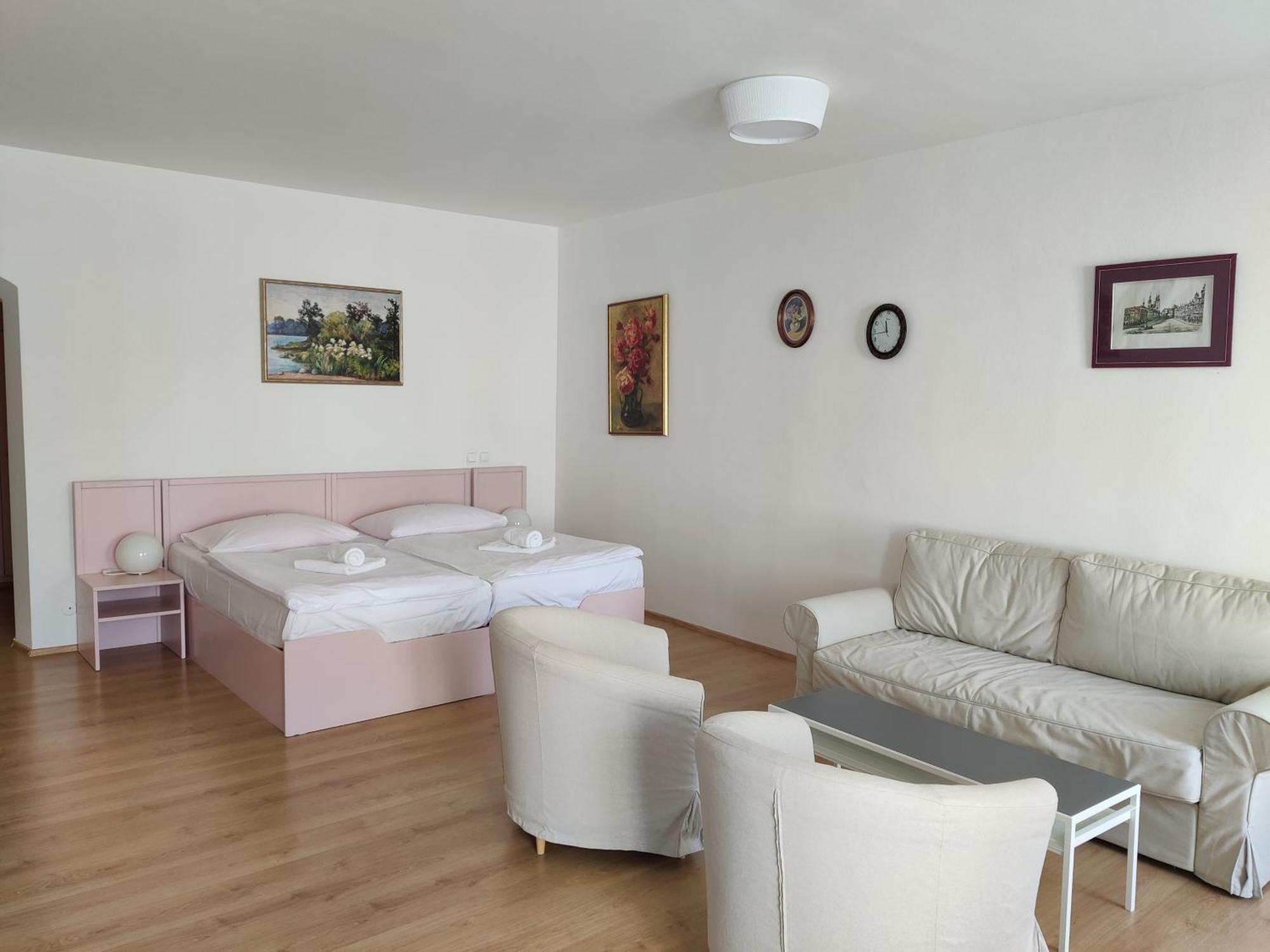 Hotel Celerin Telč Buitenkant foto