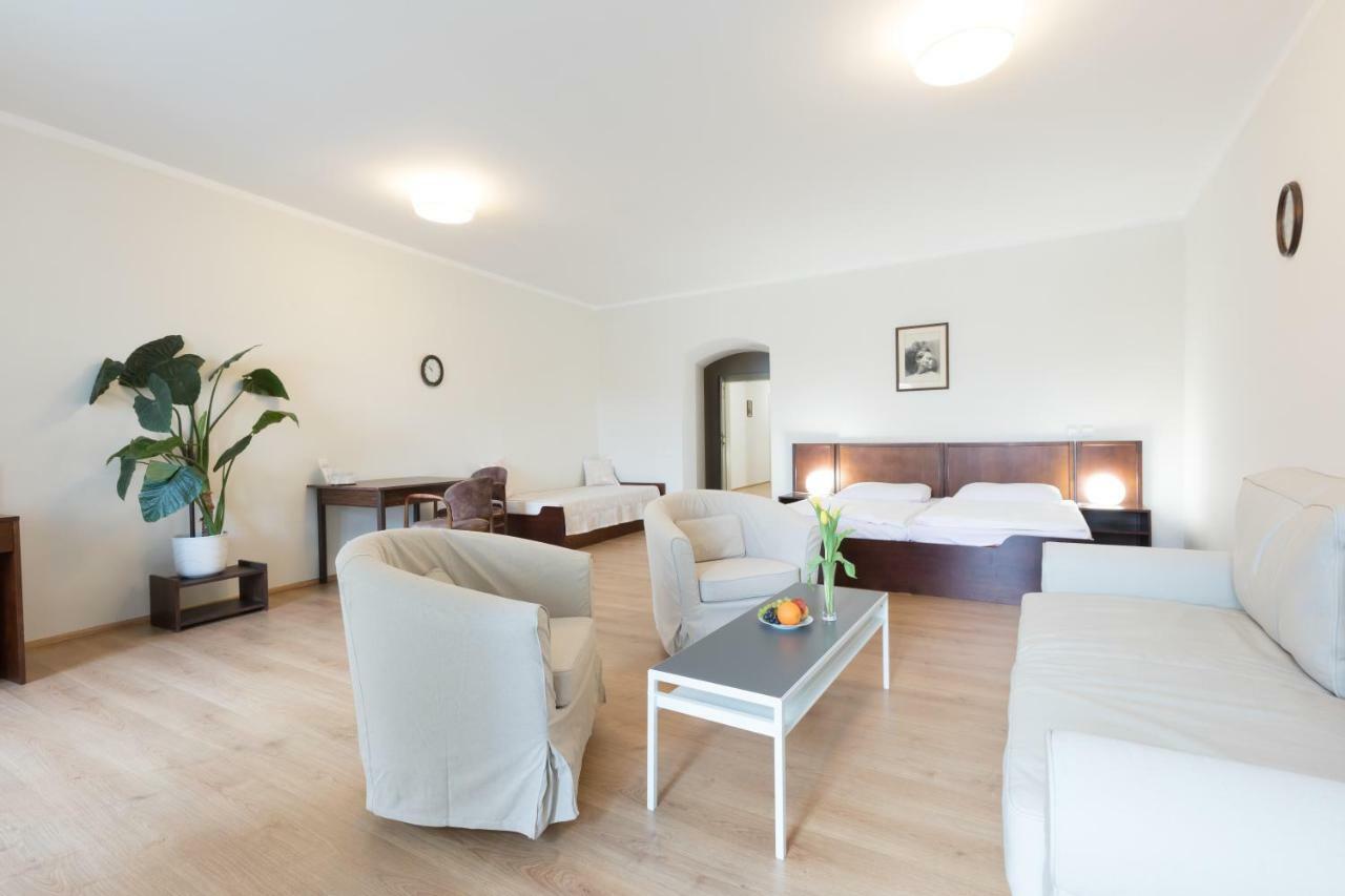 Hotel Celerin Telč Buitenkant foto